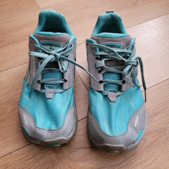 Altra Lonepeak Women's Gray and Blue Running Shoes - Picture 2 of 5